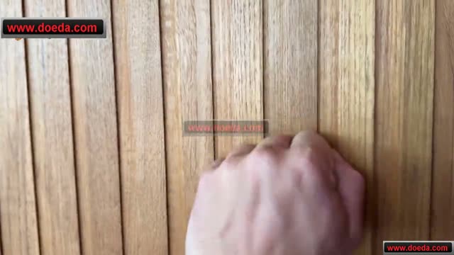 Kocasi gezide olan evli rus kadin bahcivana aminda cikan yabani otlari budatti